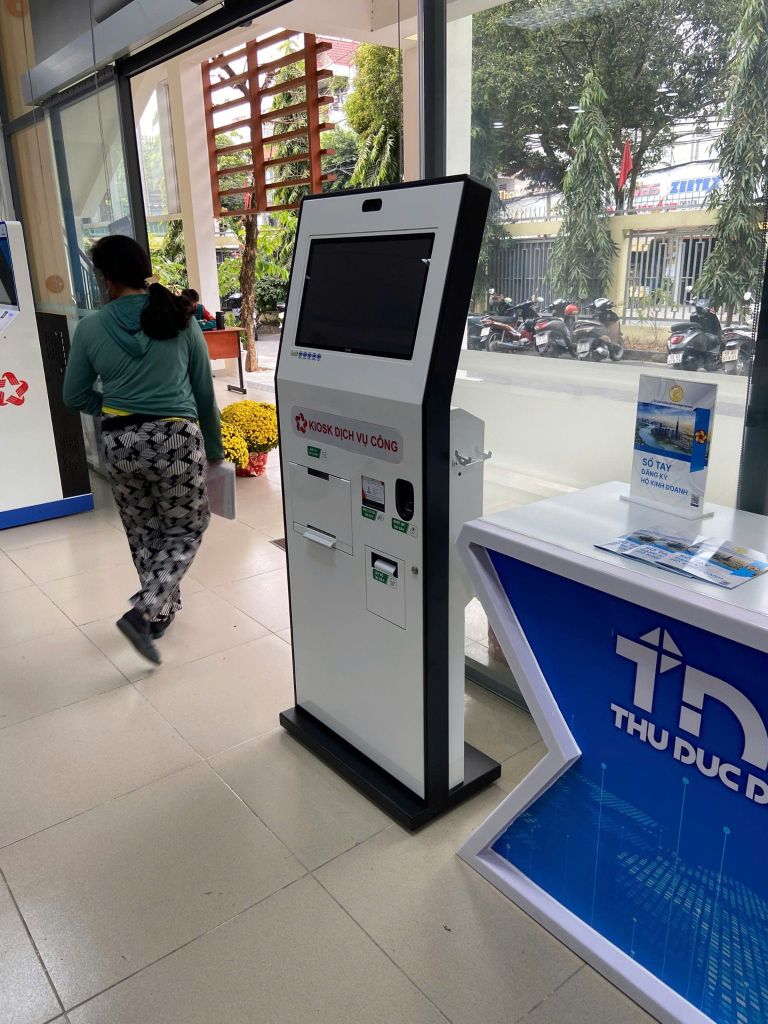 Triển khai hệ thống kiosk dịch vụ công TTHCC Thủ Đức
