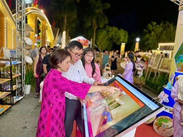 Triển khai Kiosk tra cứu tại Trung tâm Xúc tiến Du lịch Hưng Yên