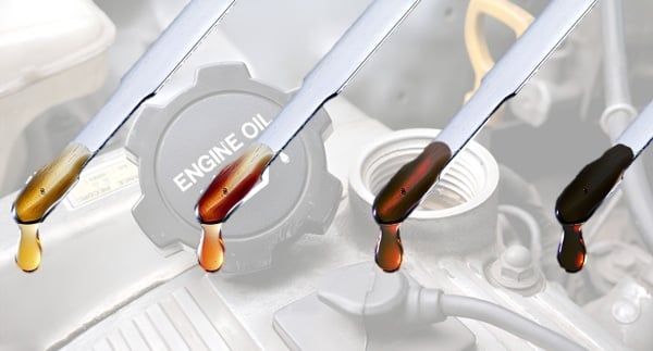 Nên thay dầu trước khi dầu chuyển sang màu đen