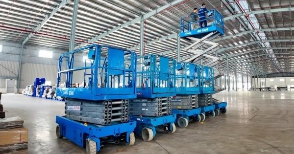 Đỗ xe trên nền phẳng, có mái che, tránh ánh nắng trực tiếp
