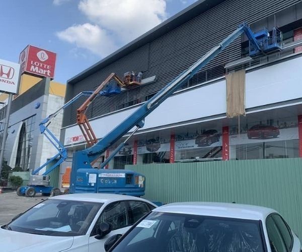 Xe nâng người cắt kéo (Scissor Lift) cho thuê tại KCN Long Sơn
