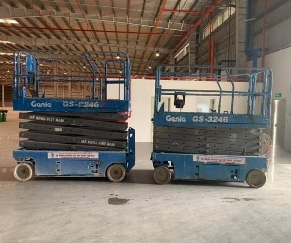 Xe nâng người cắt kéo cho thuê KCN Suối Tre