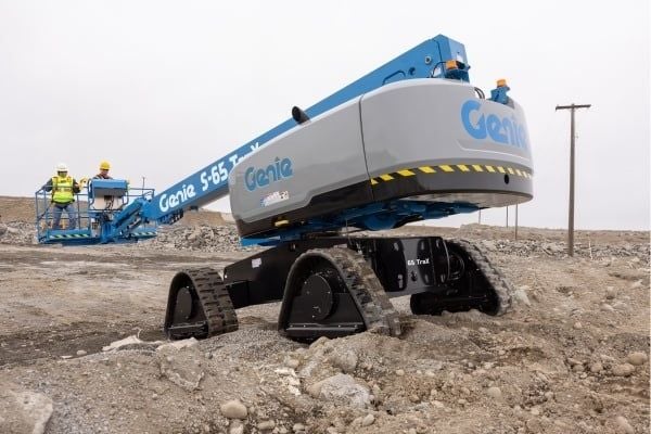 Xe nâng người Genie có khả năng leo dốc ổn định