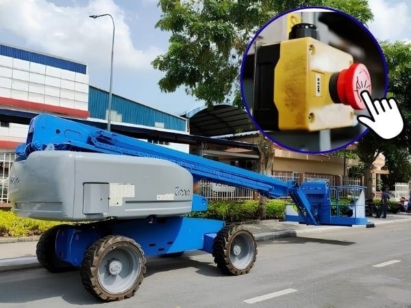 Dừng xe và nhấn nút dừng khẩn cấp nếu cần thiết
