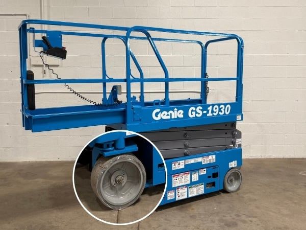 Xe sử dụng lốp chống trượt, không để lại vệt trên sàn