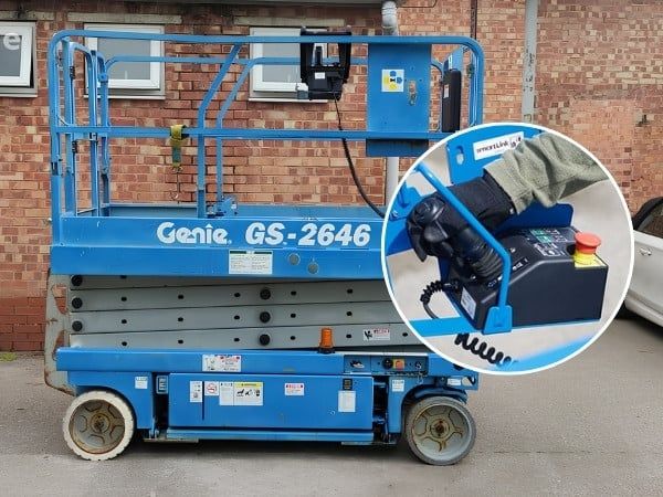 Xe sử dụng tay điều khiển theo tỷ lệ lực gạt tay