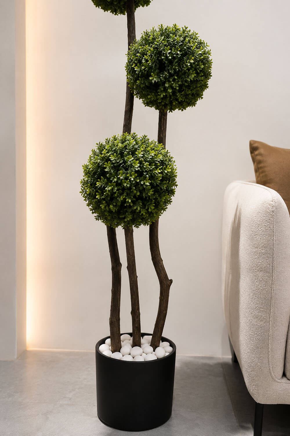 chậu cây giả decor rải sỏi trắng