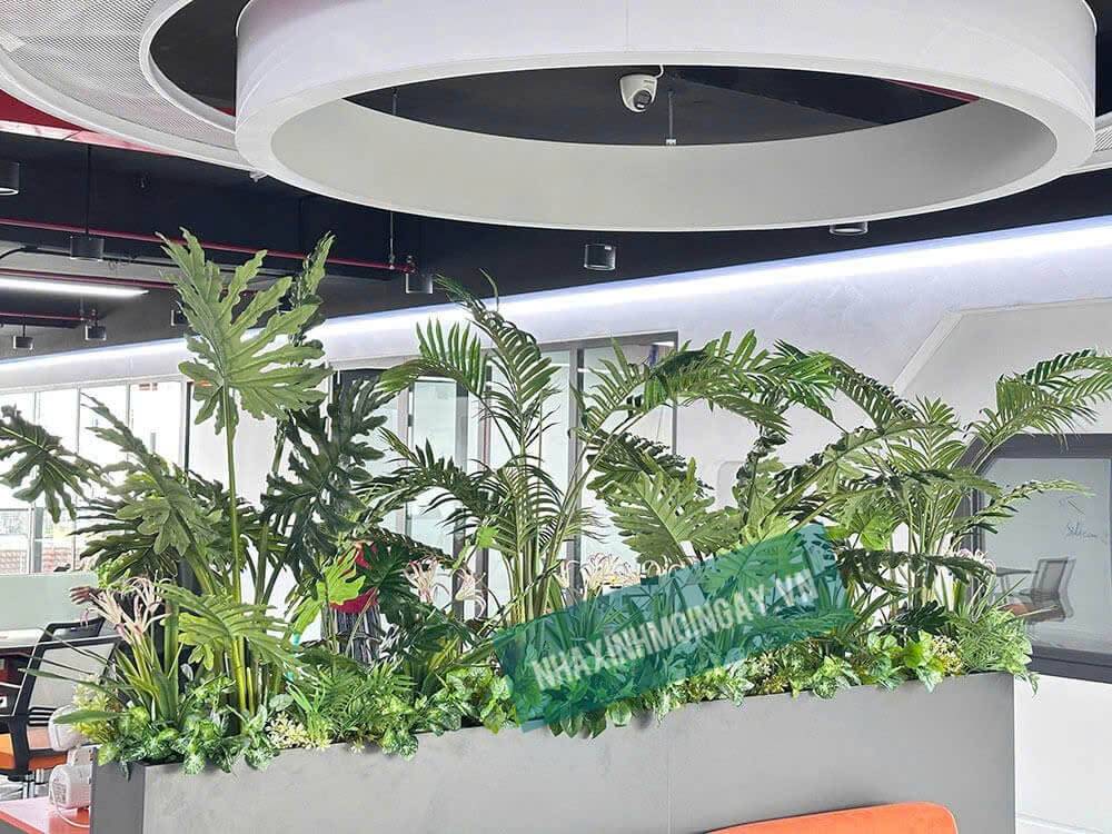 thi công hộp cây giả văn phòng Q7 -8