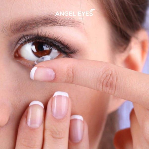 Đeo Kính Áp Tròng Đi Mưa Được Không? Cần Chú Ý Điều Gì?