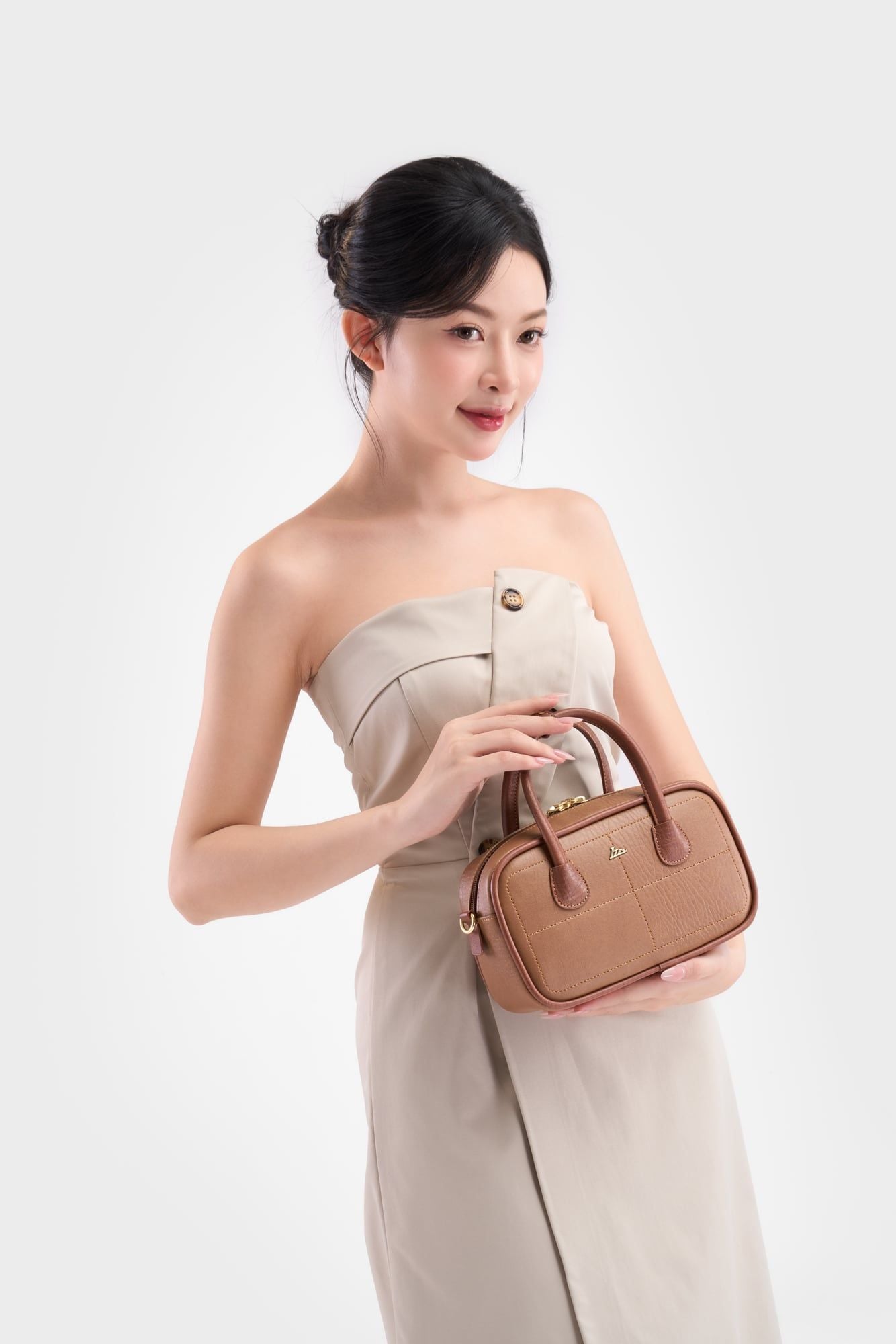 Túi Lata (Thời trang nữ form hộp phối viền chỉ size 23 - Túi đeo chéo da HN140)