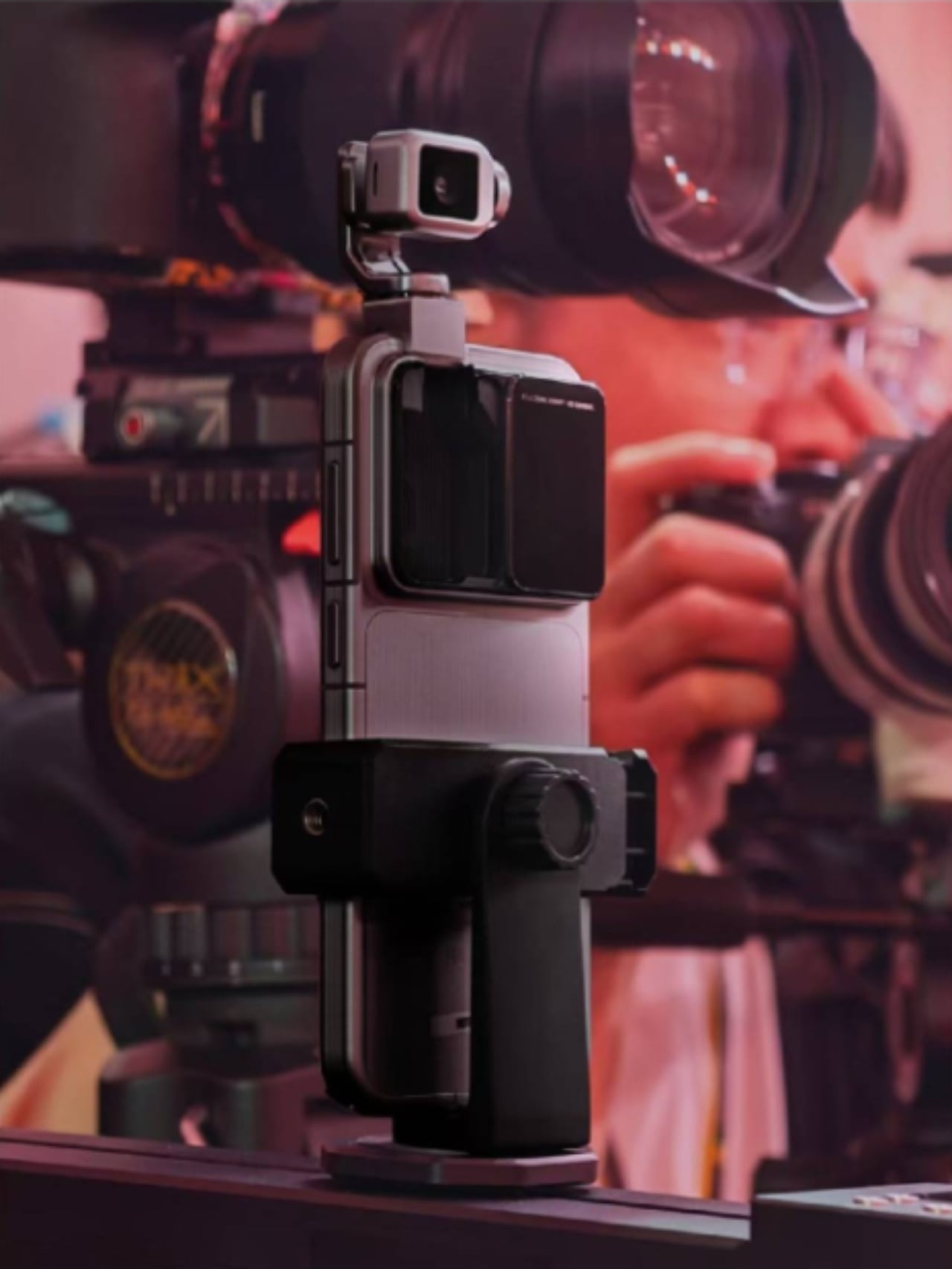 Siêu Phẩm Robot Phone Của Honor Bất Ngờ Chiếm Trọn Spotlight Tại Liên Hoan Phim Quốc Tế Ở Thượng Hải - mucsothi.com.vn