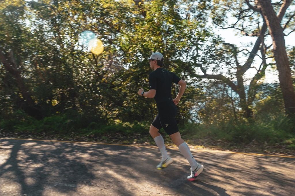 Mẫu nam chạy bộ TRI-FIT VORTEX Suit