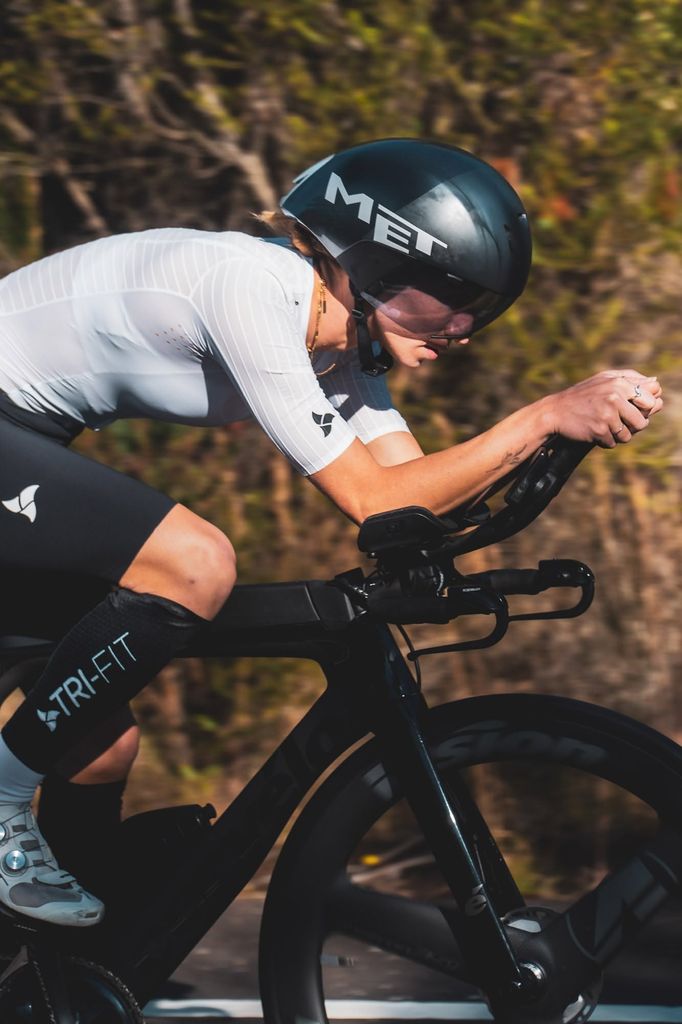 Mẫu nữ TRI-FIT CORE Calf Sleeves