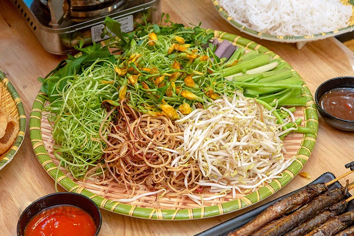 rau ăn lẩu mắm miền tây​