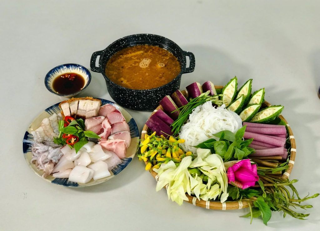 rau ăn lẩu mắm miền tây​