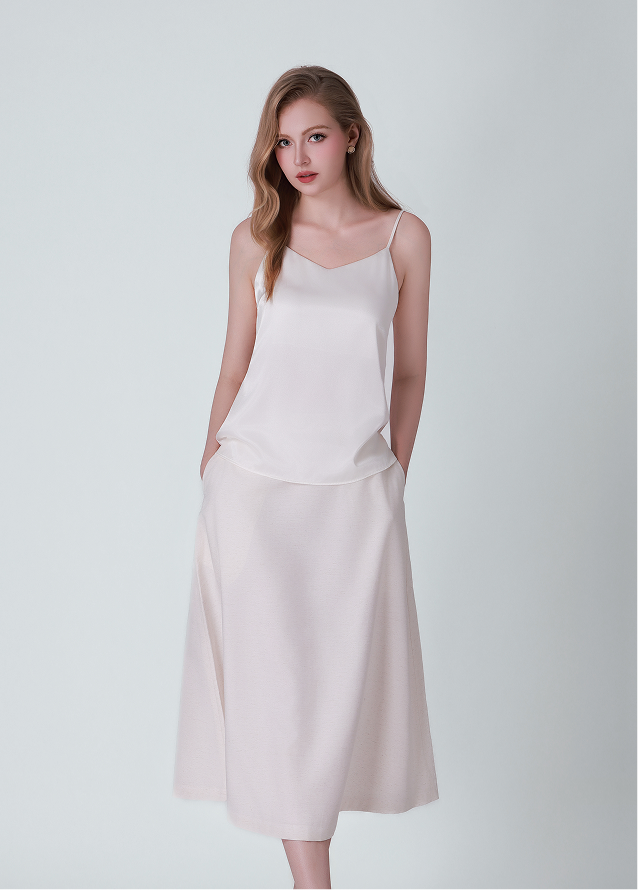 Chạm hè thanh lịch với áo camisole kiêu sa