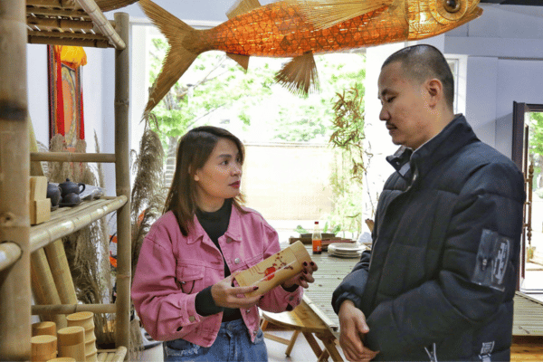 Người đưa cây tre giúp bà con thoát nghèo và tạo lối sống 