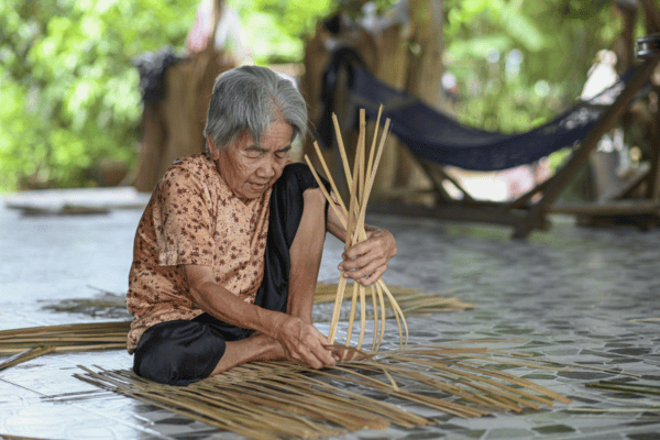 Nghề từ lũy tre làng