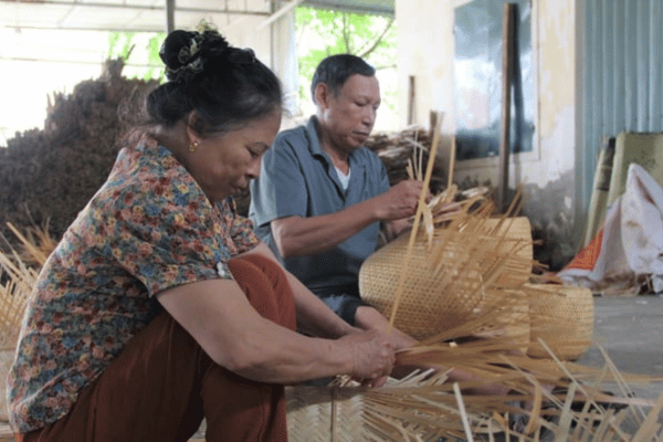 'Dốc túi' học nghề, đưa mây tre đan ra thị trường thế giới
