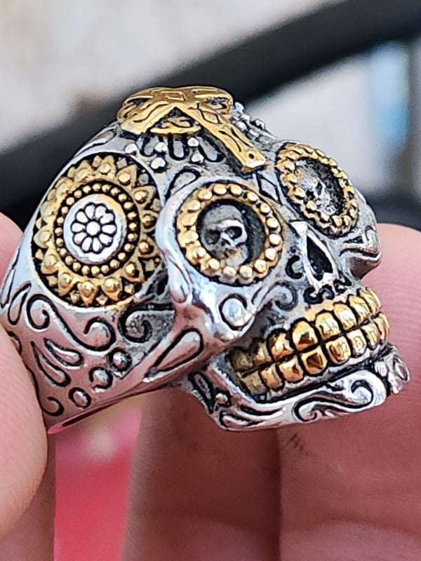 nhẫn mỹ xưa Gothic kiểu đầu lâu và hoa