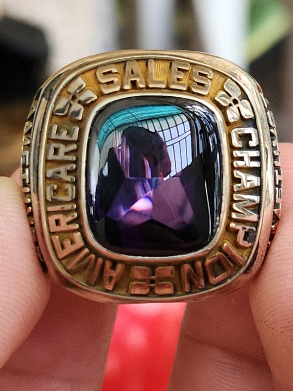 nhẫn mỹ xưa bá cấm vàng jostens aur 3k