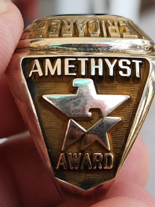 nhẫn mỹ xưa bá cấm vàng jostens aur 3k