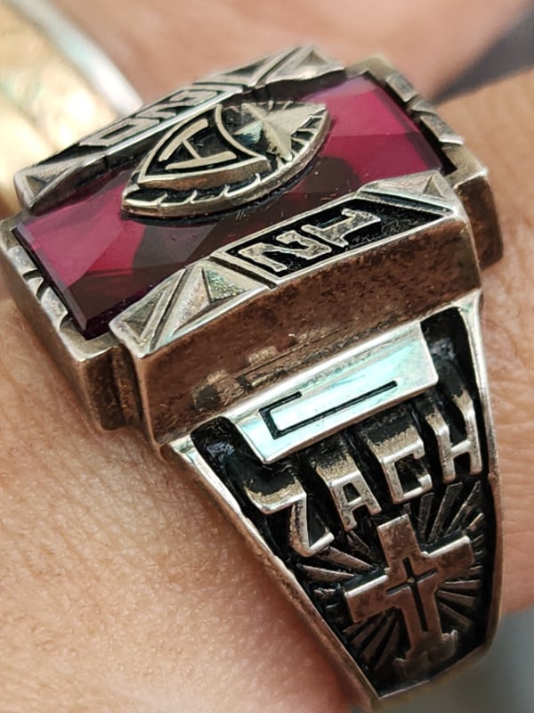 nhẫn mỹ xưa hột gắn logo hãng Balfour bps patpend