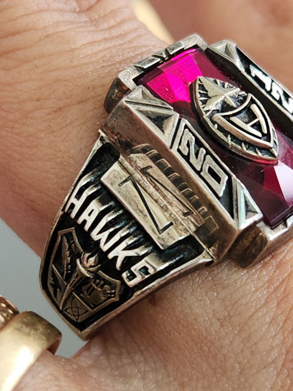 nhẫn mỹ xưa hột gắn logo hãng Balfour bps patpend