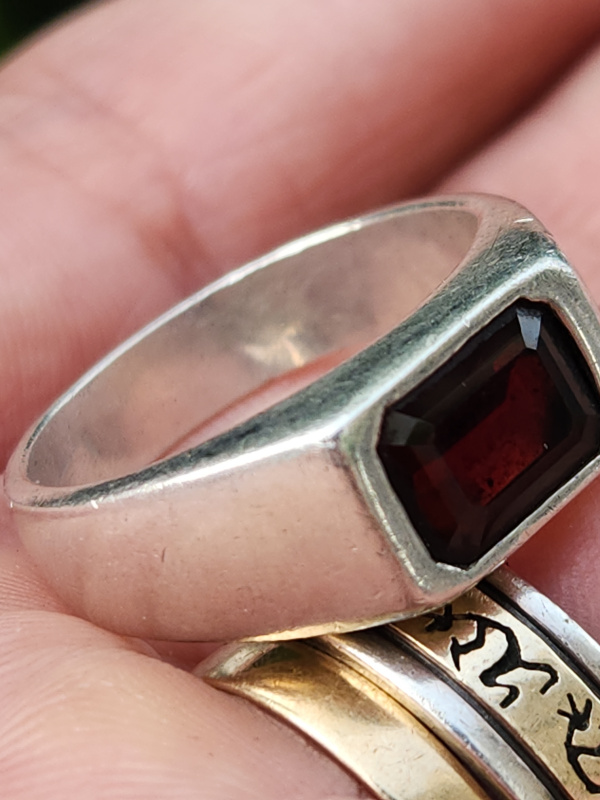 nhẫn nam đá đỏ bạc xưa