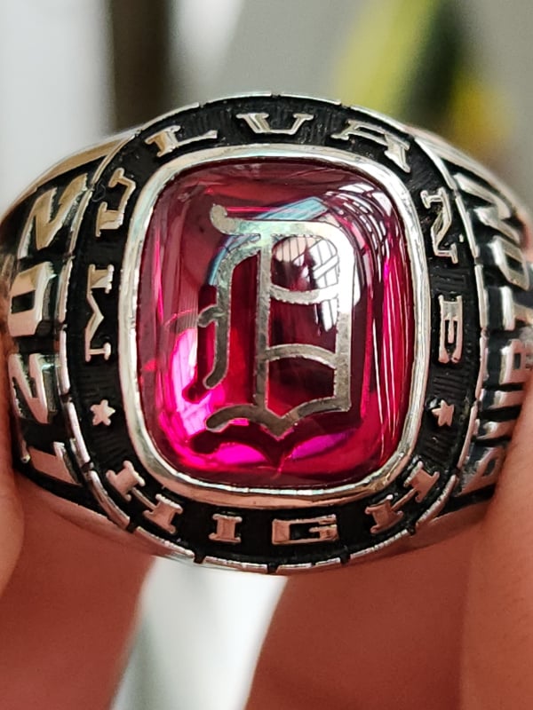 nhẫn mỹ xưa trường dòng công giáo hột đỏ dát vàng