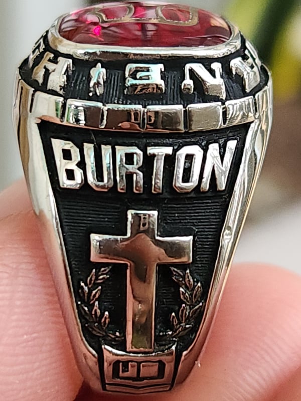 nhẫn mỹ xưa trường dòng công giáo hột đỏ dát vàng