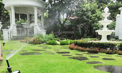 Hệ thống tưới cỏ tự động cho sân vườn biệt thự