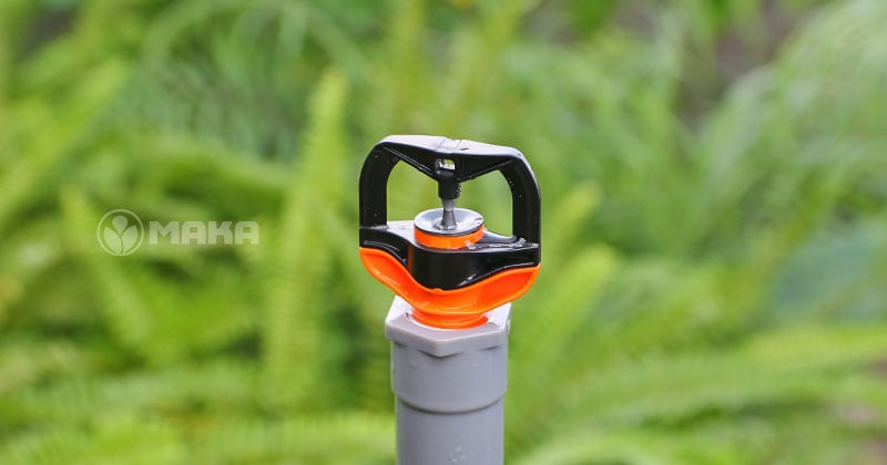 can-canh-bec-tuoi-phun-mua-rotor-rain-plus-cam