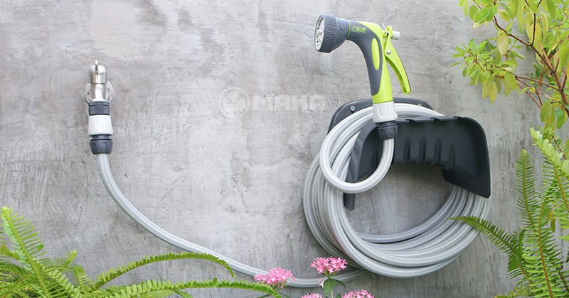 su-dung-gia-treo-ong-nuoc-cho-bo-ong-tuoi-aqualight-gf7151