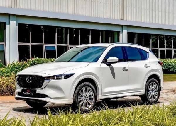 Thay ắc quy ô tô Mazda CX5 chính hãng