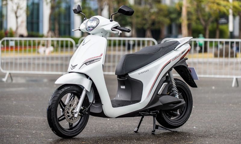 Bao lâu thì cần thay ắc quy xe máy điện Vinfast Feliz?