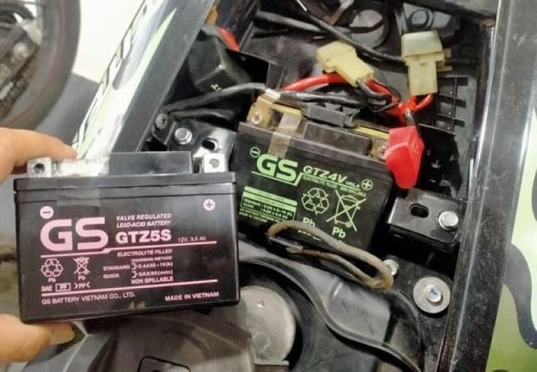 ắc quy xe máy