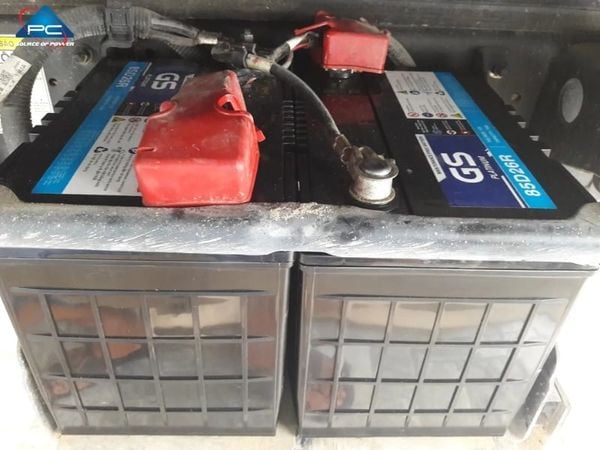 thay bình ắc quy xe tải