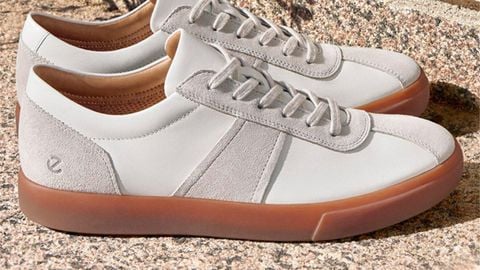 Sneaker nữ trắng phối xám với đế màu nâu