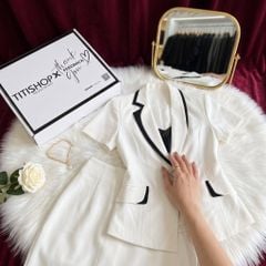 TITISHOP – The Best Of Vest