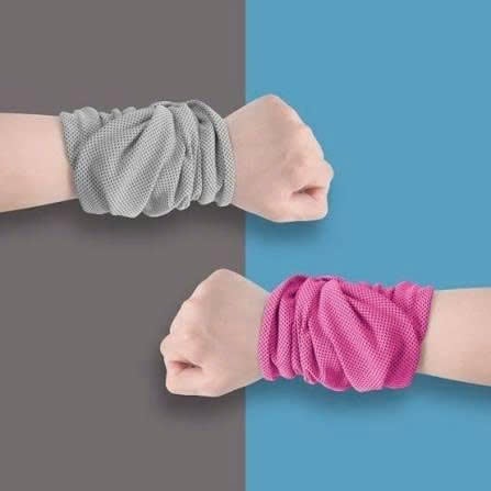 Khăn lau mồ hôi tay​​ là gì? Ưu nhược điểm, bảng giá và ứng dụng