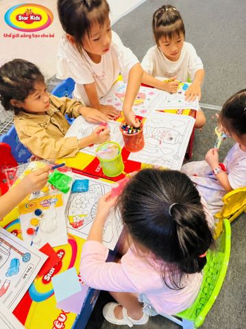Đồ Chơi Thủ Công Star Kids Giúp Bé Phát Triển Kỹ Năng Vận Động Tinh Như Thế Nào?