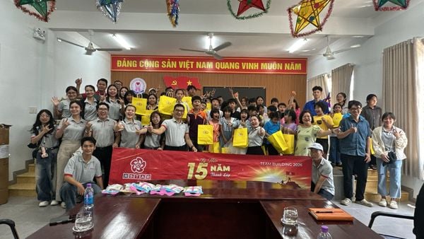 RSTAR LAN TỎA YÊU THƯƠNG TRONG CHUYẾN THIỆN NGUYỆN TẠI KHÁNH HÒA