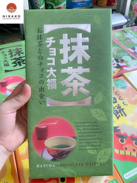 Bánh mochi Daifuku trà xanh nhân socola 234g 4980655043712