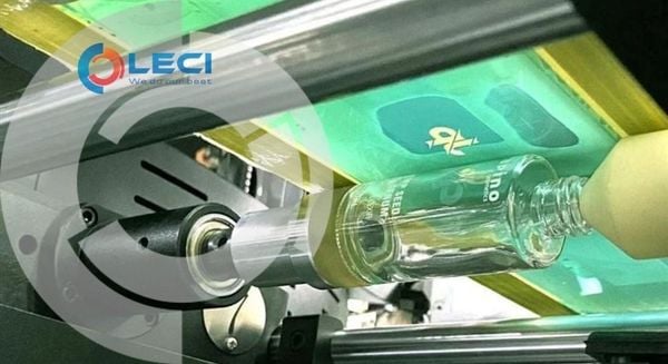 In lụa UV là gì? Nguyên lý, ưu nhược điểm và ứng dụng