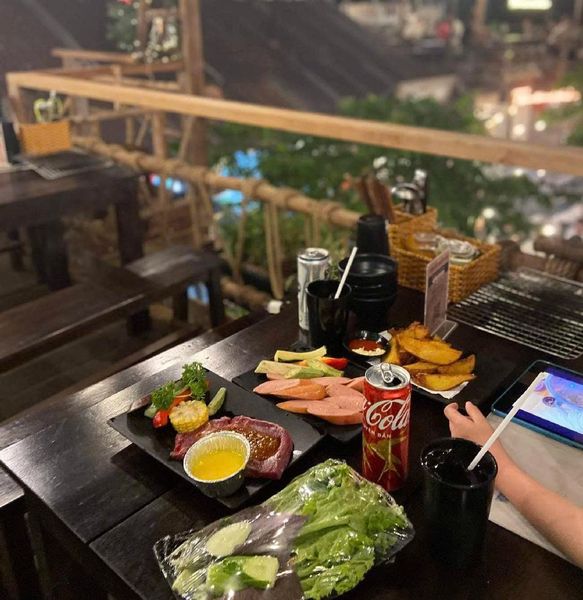 dia-chu-nhat-co-de-den-nham-fataco-dung-cho-mon-nuong