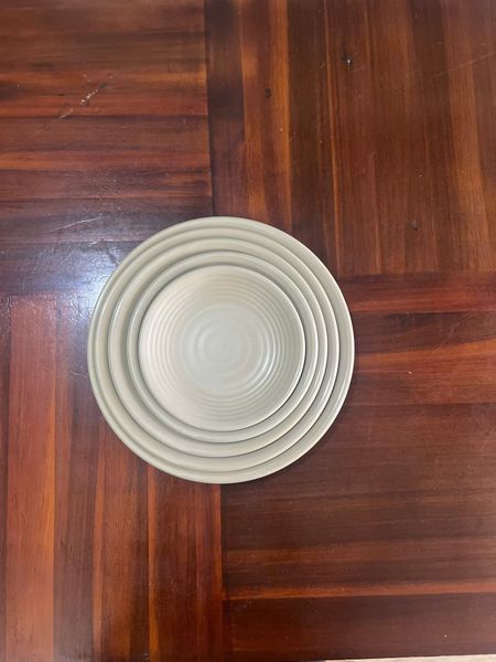 Dĩa Tròn Gân Nhám Nâu 2 Màu Nhiều size