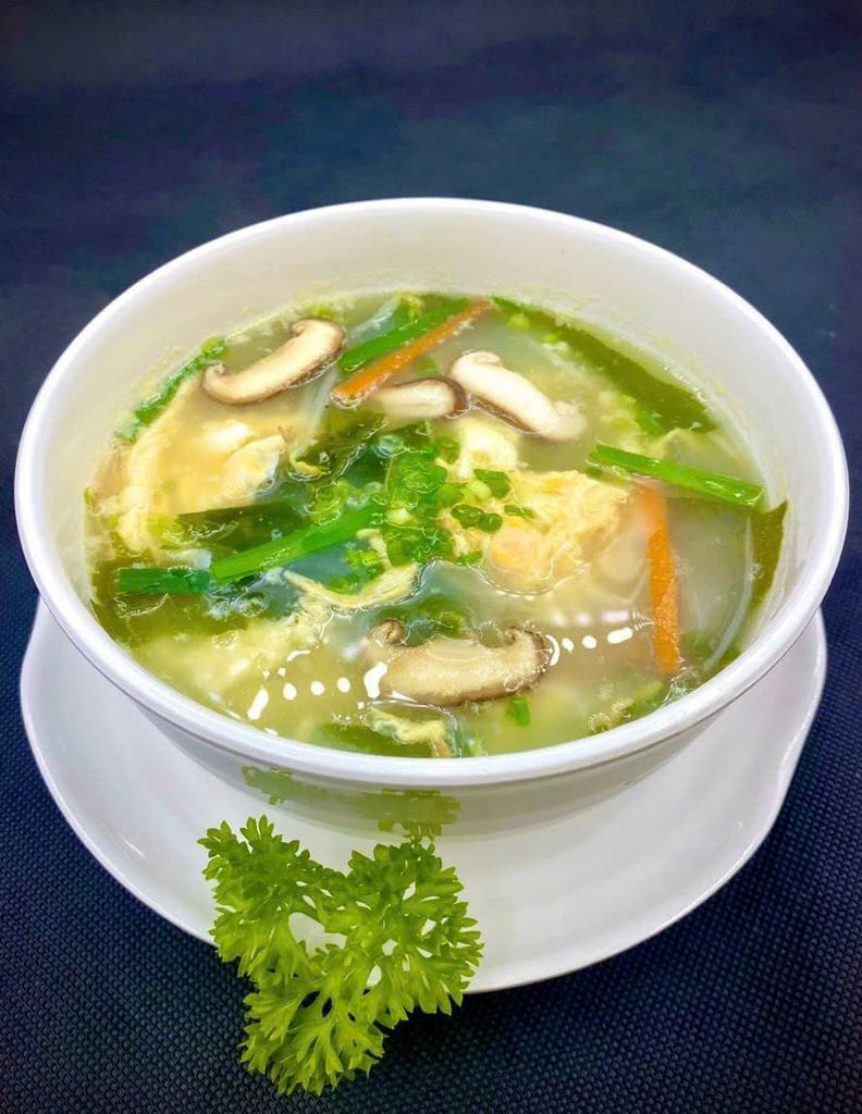 to-sup-kem-dia-lot-mau-trang-horeca-gia-su