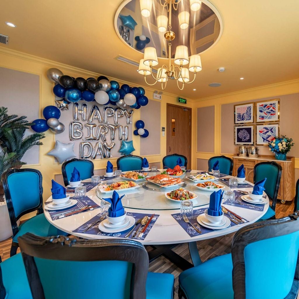 TRẢI NGHIỆM KHÔNG GIAN SẢNH TIỆC ĐẲNG CẤP TẠI HẢI SẢN HOÀNG GIA