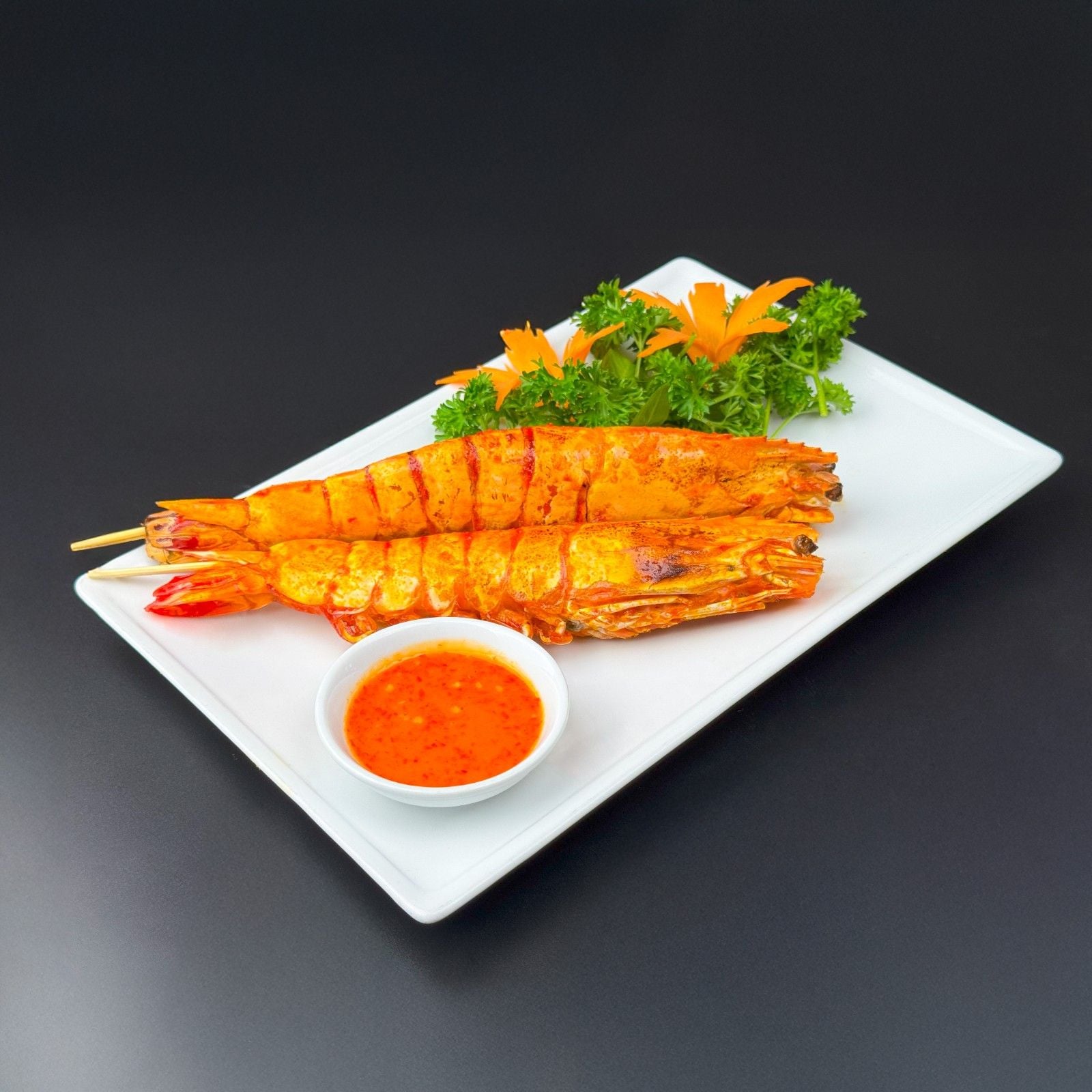 T&ocirc;m s&uacute; thi&ecirc;n nhi&ecirc;n nướng muối ớt